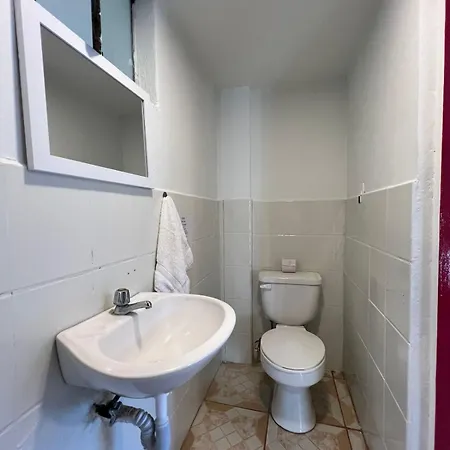 The Urban Getaway - 4 Bedrooms 3 Bath Baños Exterior foto