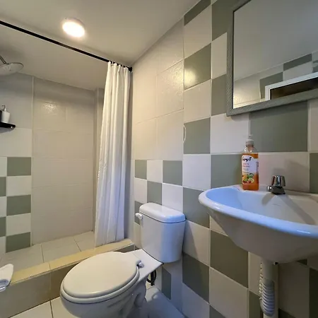 The Urban Getaway - 4 Bedrooms 3 Bath Baños Exterior foto