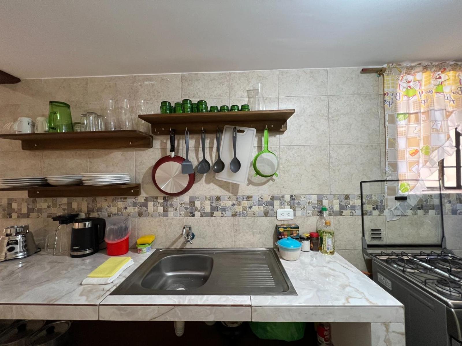 The Urban Getaway - 4 Bedrooms 3 Bath Apartment Banos (Tungurahua)